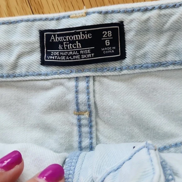 Abercrombie & Fitch Floral Embroidered Mini Skirt - Picture 4 of 10